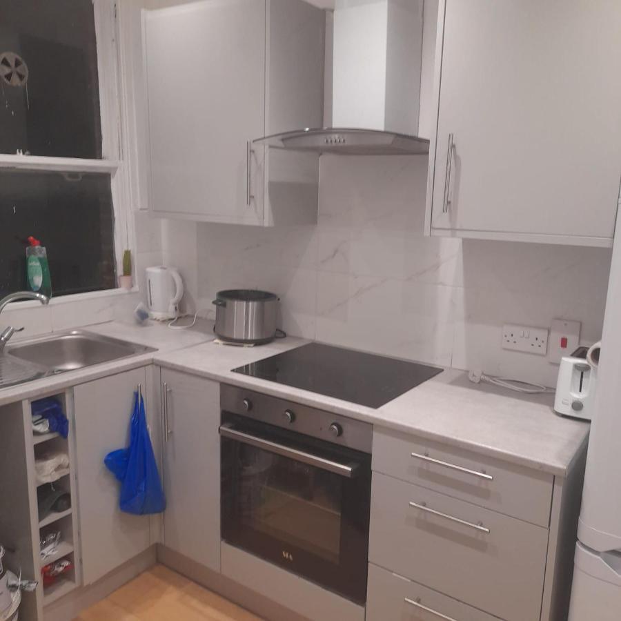Self-Contained Flat On The 2Nd Floor You Will Share With One Other Guest, In A Family House 2 Minutes Walk From Tufnell Park Station 2Nd Floor With Stairs ロンドン エクステリア 写真