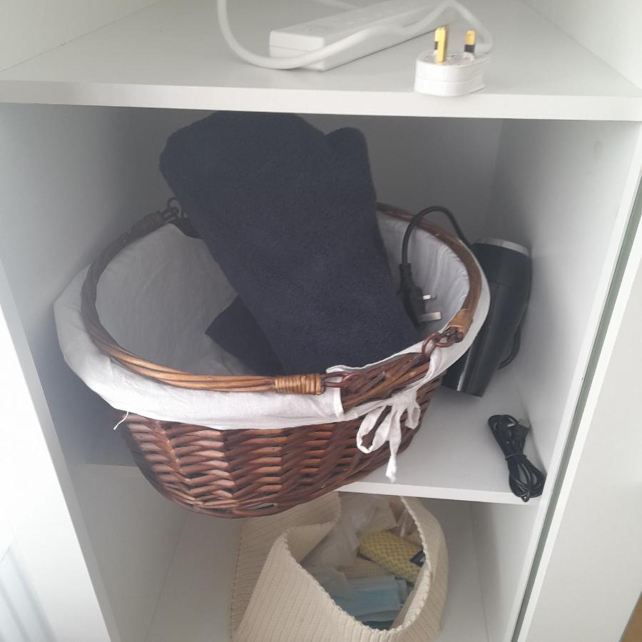 Self-Contained Flat On The 2Nd Floor You Will Share With One Other Guest, In A Family House 2 Minutes Walk From Tufnell Park Station 2Nd Floor With Stairs ロンドン エクステリア 写真